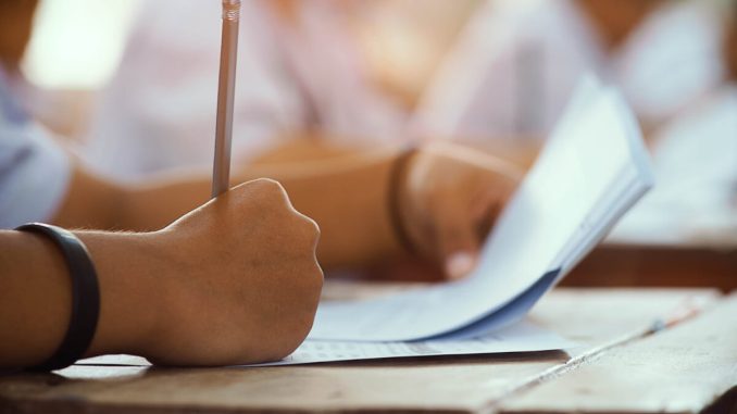 Slipp bråket om läxorna med hjälp av en studiecoach